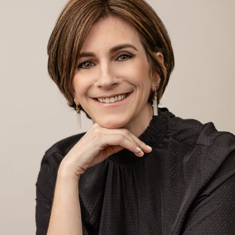 Raquel B Lhullier